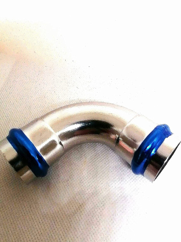 Двухраструбный пресс-угольник из нержавеющей стали 90° 28*28 мм ZTI.551.002828