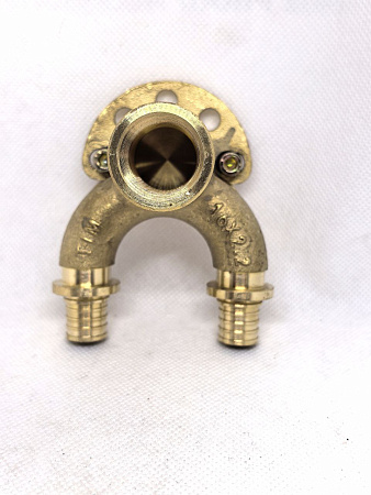 Двойное настенное колено 16*1/2*16 (2.2) (водорозетка проходная), арт.H-ZU1602F