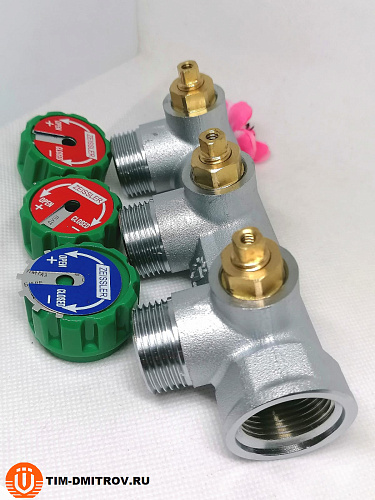 Коллектор с вентилями по 90 гр. под евроконус 3/4"*3/4" 3 выхода, арт.ZSc.401.0503NE