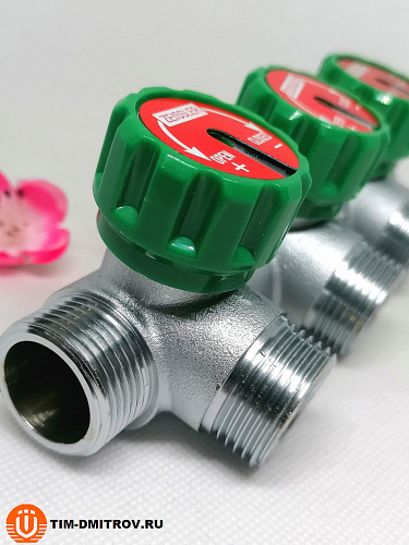 Коллектор с вентилями по 90 гр. под евроконус 3/4"*3/4" 3 выхода, арт.ZSc.401.0503NE